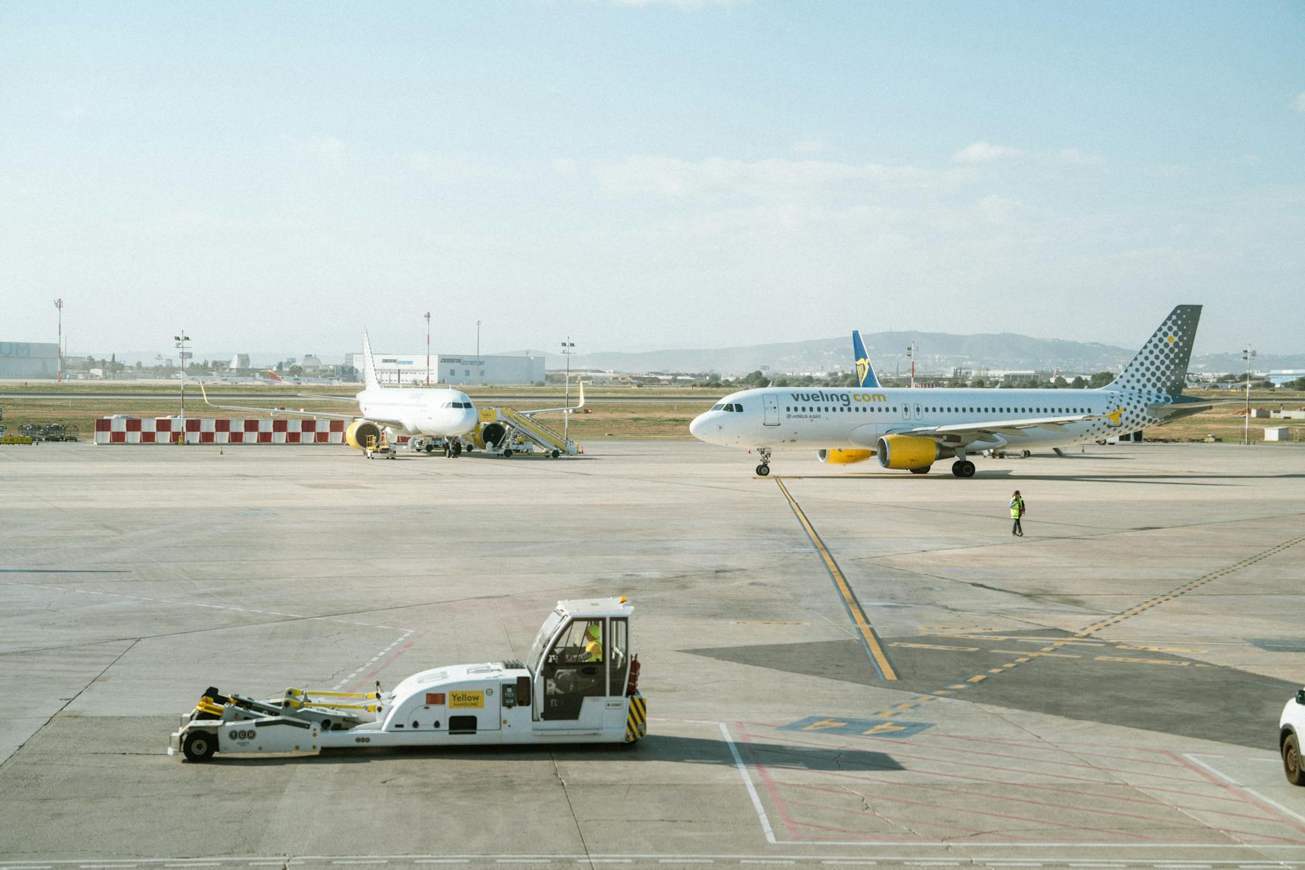 EU airport delayed flight - Photo by Noland Live on Pexels